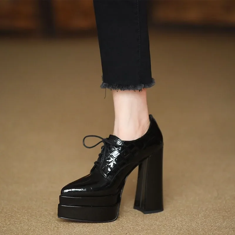 Szpilki z ostrym noskiem, na p – Patent Leather Pump recenzja i cena