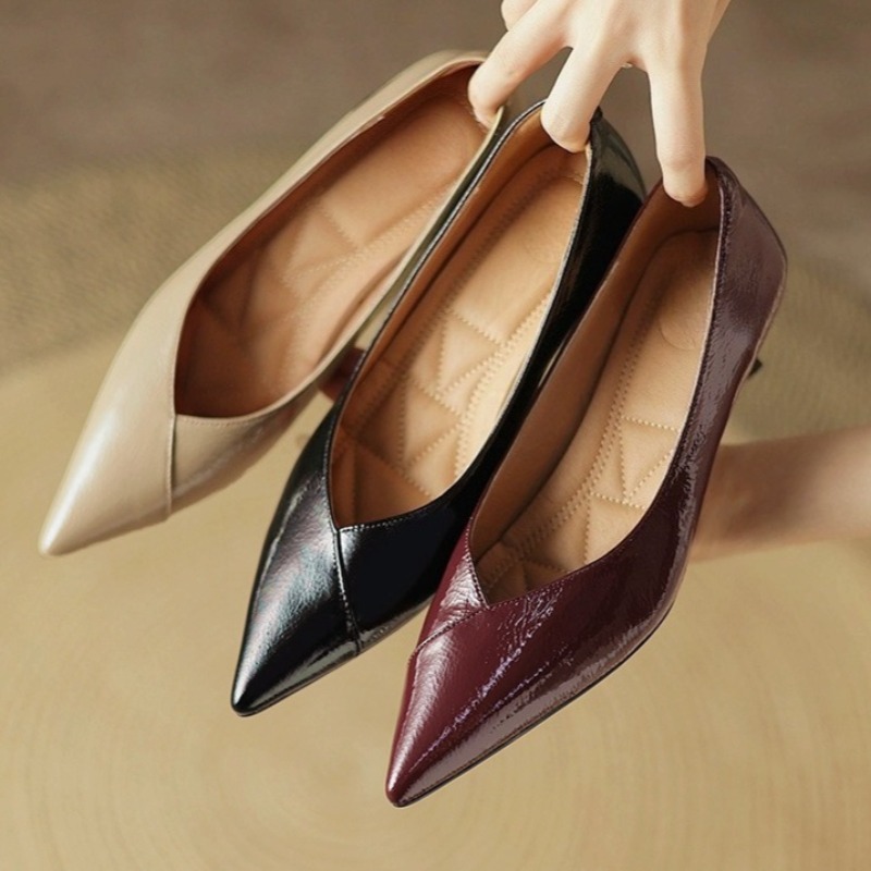 Wsuwane lakierowane czółenka j – Patent Leather Pump recenzja i cena