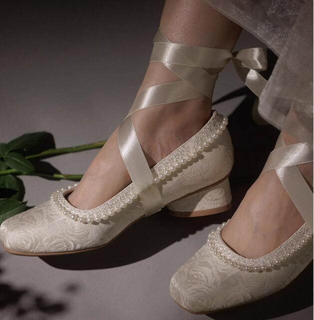 Beżowo-białe satynowe czółenka – Women Shoes Size 7 recenzja i cena