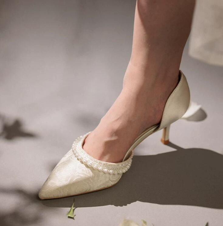Beżowo-białe satynowe czółenka – Women Shoes Size 7 recenzja i cena