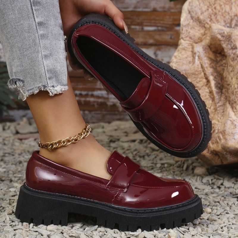 Skórzane lakierowane buty na ś – Patent Leather Pump recenzja i cena